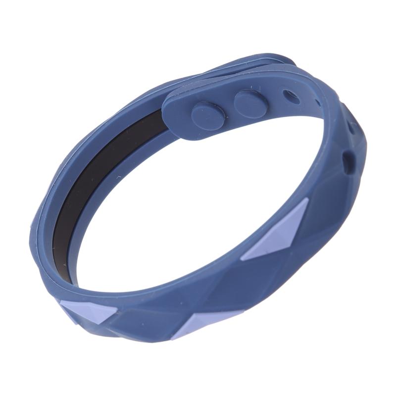 

Средство для снятия статического электричества с дверей автомобиля и одежды blue