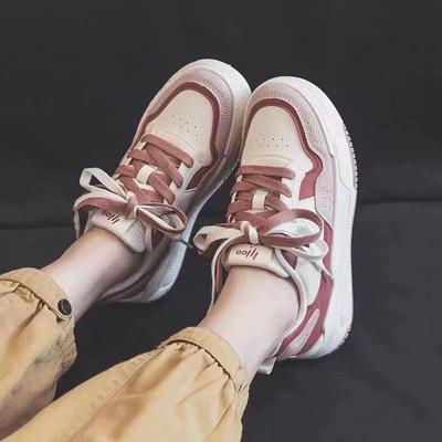 Kleine weiße Schuhe Damenschuhe 2024 Frühling und Herbst neu Erdbeerbär rosa Schuhe Sommer vielseitig lässige Plateau Sportschuhe