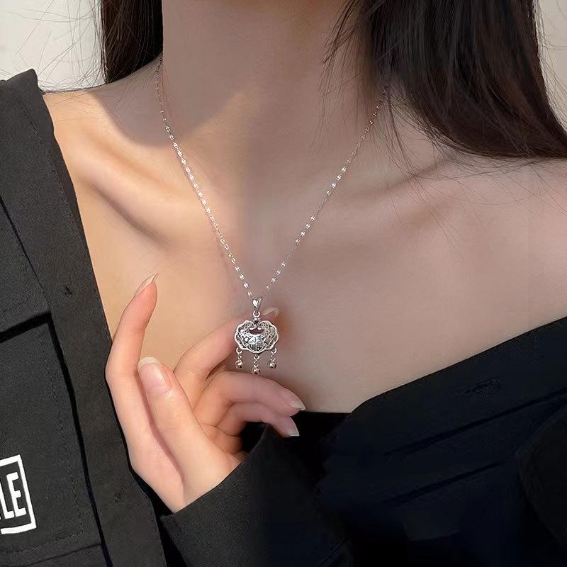 Nowy chiński styl naszyjnik z blokadą bezpieczeństwa dla kobiet frędzle lekki luksusowy niszowy styl retro zodiak rok tkania liny