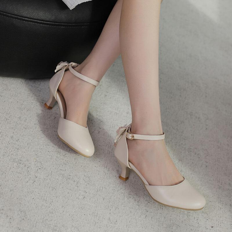 Neue Mädchensandalen Schleife mittlere Kinderschuhe kleine Mädchen Student Aufführungsschuhe Prinzessin hohe Absätze Kindersandalen