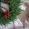KX4B Festival Artificial Greeneries Wreath With Pine Cones And Berries Portable Shatters Resistant Design Door Hangings