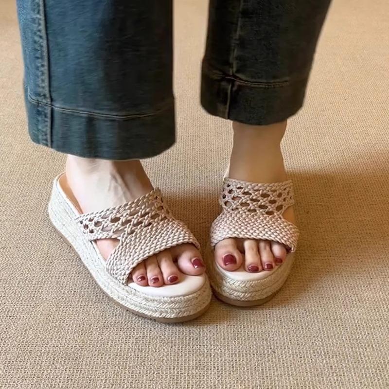 Thick-soled straw-woven soft-soled one-word sandals women's retro woven round-headed leather comfortable commuter fisherman shoes