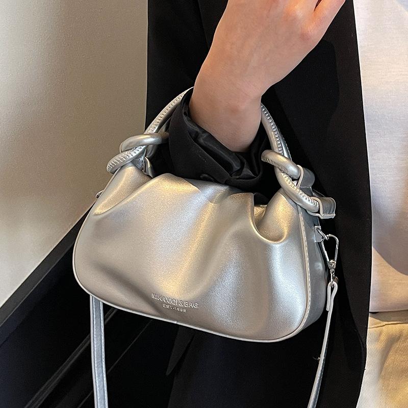 Hot Sale Super Fire Simple Pleated Sense Portable Cloud Small Bag Versatile Leisure Commuter Advanced Sense Messenger Bag Female