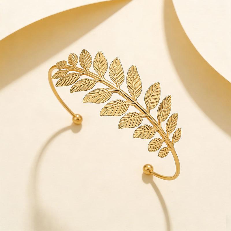 Adjustable Baroque Leaf Metal Arm Ring – European & American Style