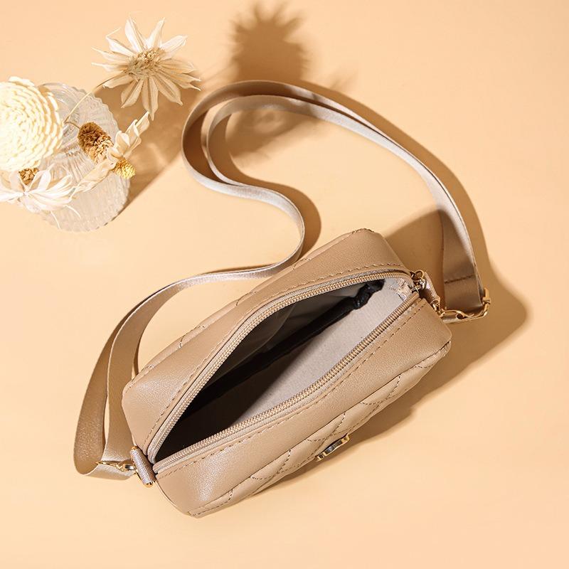 Women's bag new fashion trend camera bag diamond simple shoulder messenger bag one piece
