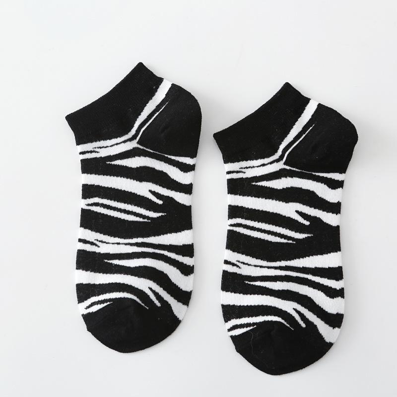5/10 Paar Lässige Socken für Frühling Sommer in Schwarz und Weiß Kuh- und Zebra-Muster Vielseitiges Design Niedlicher College-Stil Kurze Waden Baumwollsocken