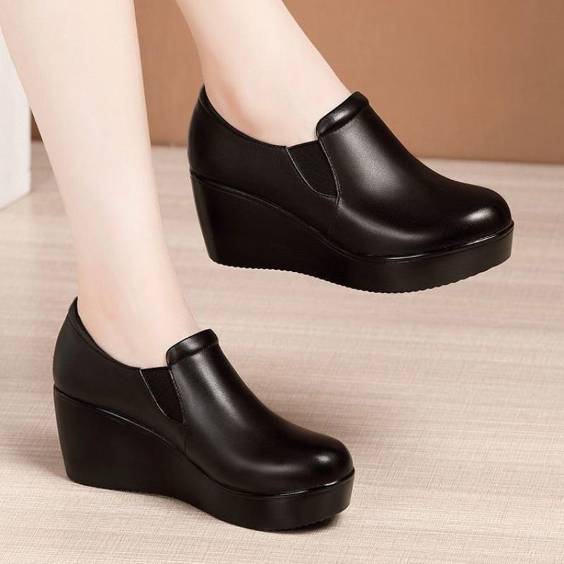 Simple And Casual Work Shoes  New Style Deep Mouth Waterproof Platform Heel Anti Slip Comfortable Women'S Leather Shoes