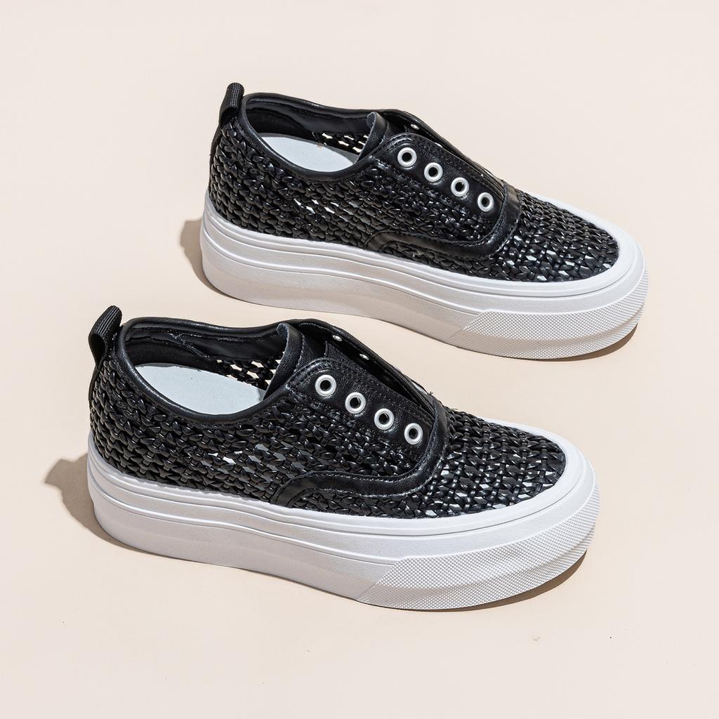 Thick-soled little white shoes women's 2025 new summer outer wear fashionable versatile hollow breathable one-pedal lazy board shoes
