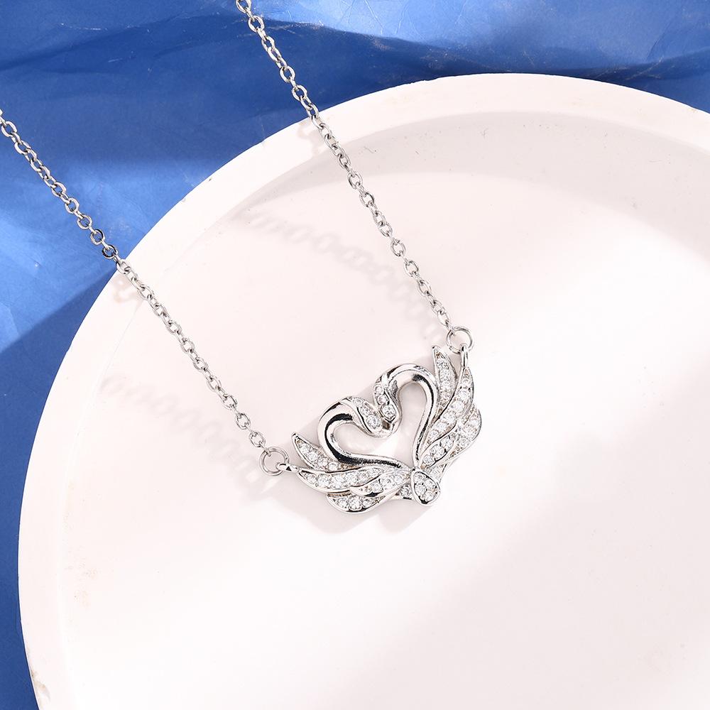 Double Swan Dancing Heart Necklace Light Luxury Diamond Versatile Animal Pendant Collarbone Neck Chain For Girlfriend Gift