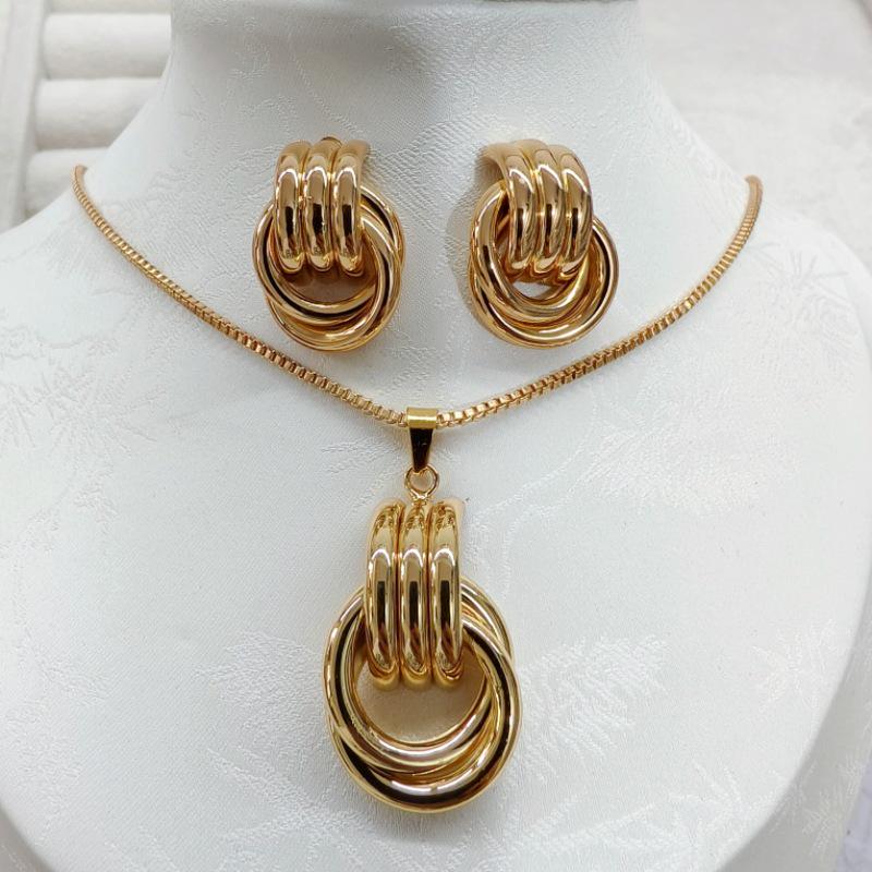 Elegant European & American Luxurious Geometric Twist Earrings & Necklace Set
