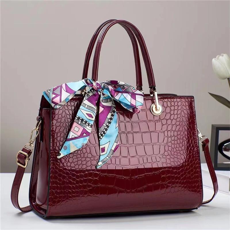 

Тенденционная женская сумка, новая модная сумка на плечо большой вместимости с тиснением под крокодила