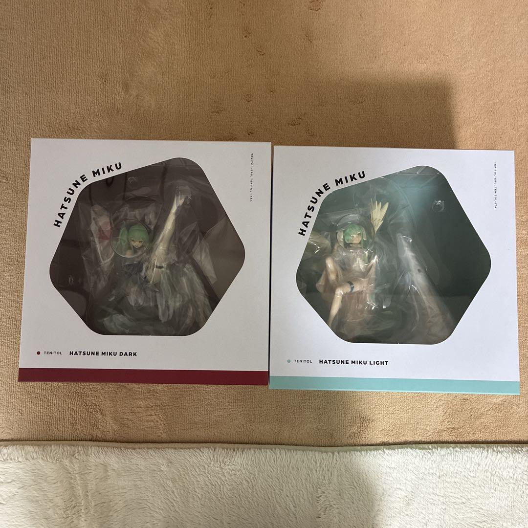 

[USED] Hatsune Miku Light/Dark Figure Set