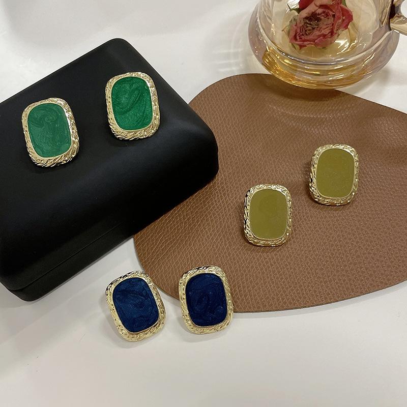 

S925 Silver Korean Retro Geometric Square Studs with No-Piercing Ear Clips for Women