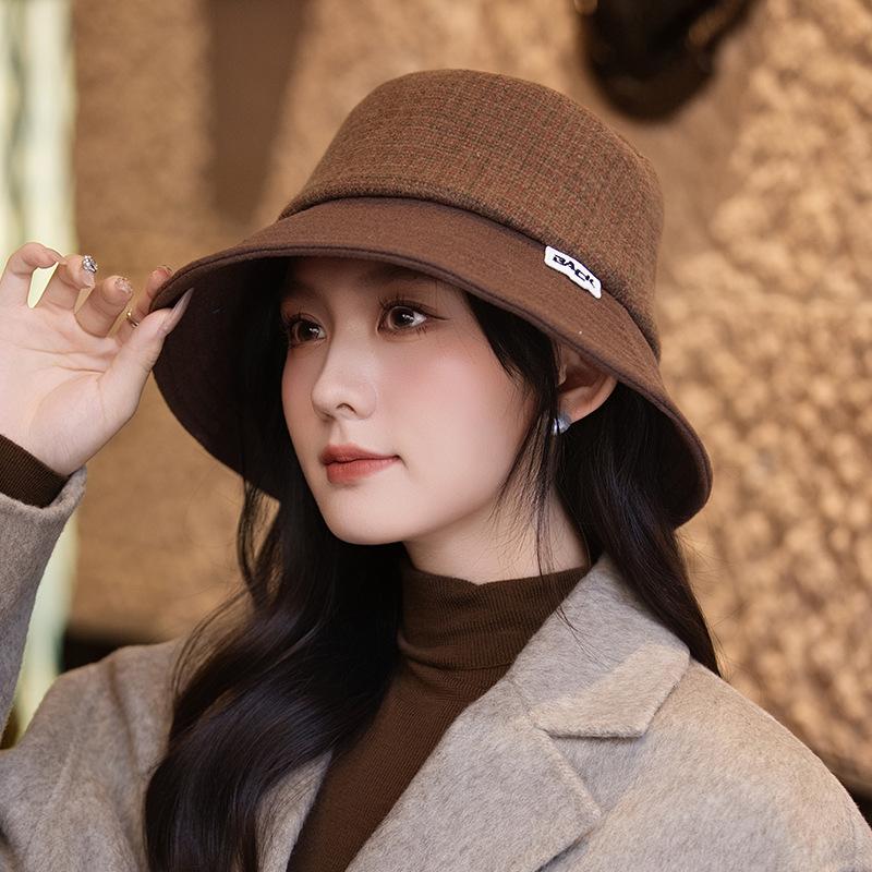 British Retro Versatile Plaid Fisherman Hat for Women In Autumn and Winter Casual Face Showing Small Basin Hat Outdoor Windproof and Warm Hat