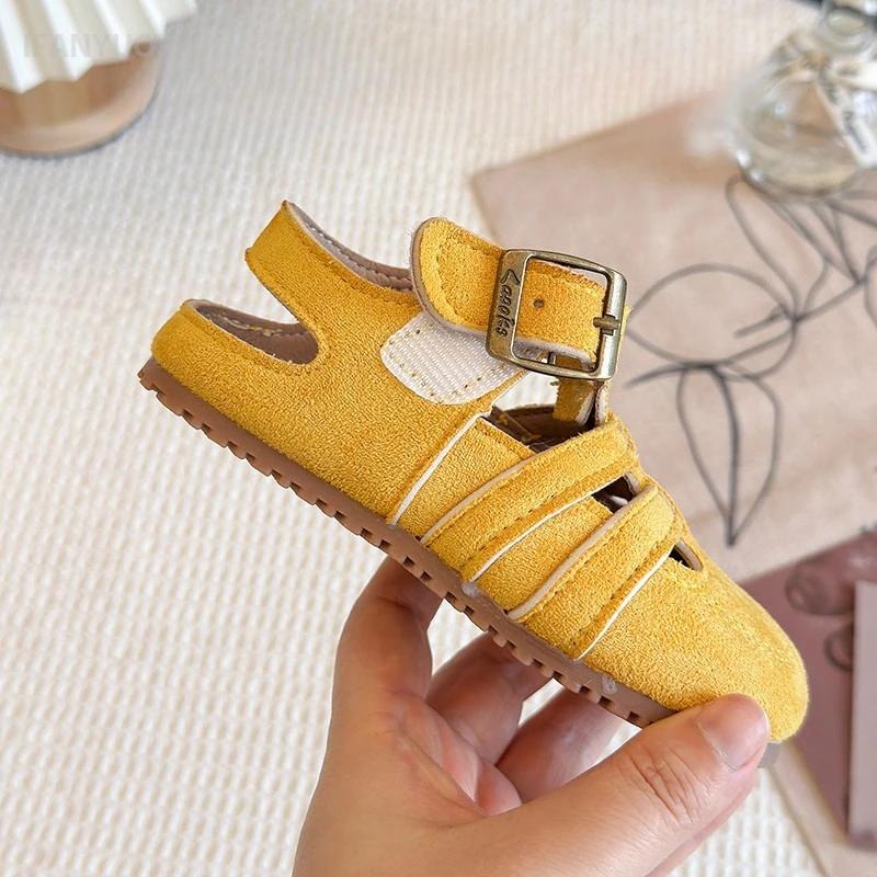 1-12J Kindersandalen Zehenschutz Jungen Mädchen Sommer Neu Süßigkeiten Weiche Sohle Schuhe Kinder Freizeit Retro Flache Ledersandalen