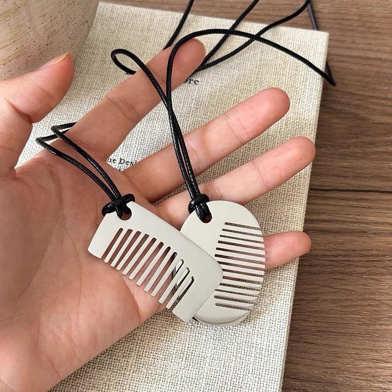 Personality Temperament Comb Pendant Necklace for Women 2025 Trend New Delicate Design Jewelry Fashion Accessories