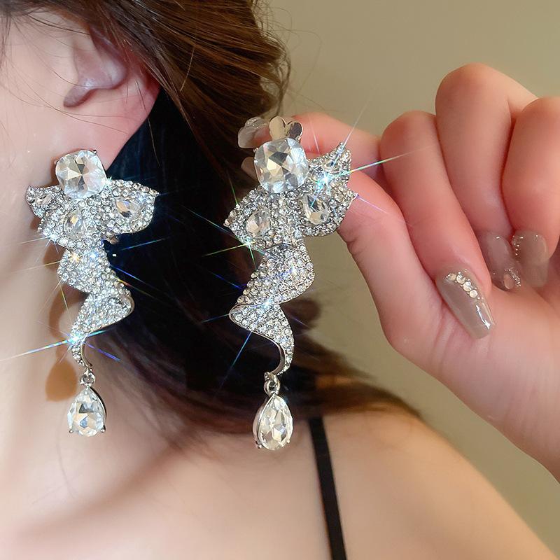 European & American Style Silver Needle Full Rhinestone Irregular Drop Earrings - Exquisite Luxury Design, Niche Fashion Versatile Earrings