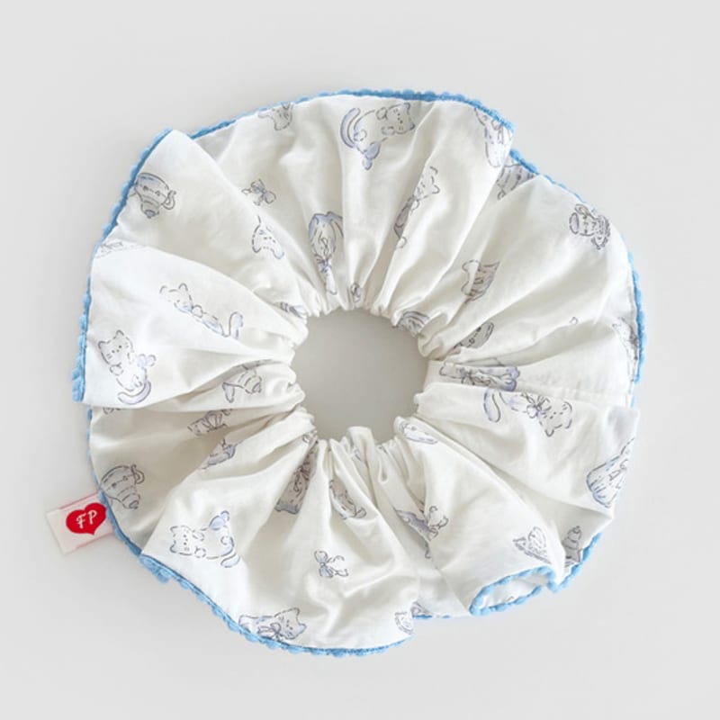 FANTASTIC PLANET Blue Ribbon Cat Scrunchie