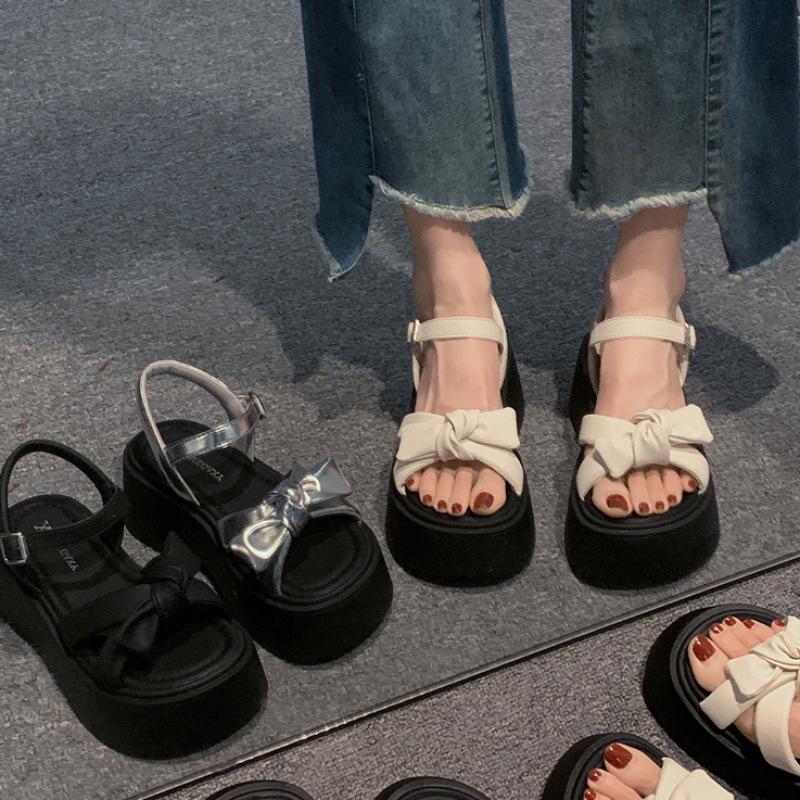 Bow women's sandals 2025 new summer super fire wear high versatile summer thick sole beautiful beach shoes