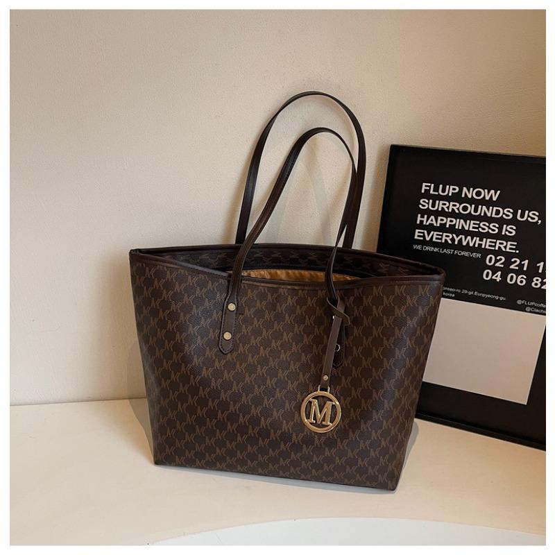 

Сумки Женская Большая Вместимость Тоут Осень и Зима Новая Универсальная Модная Текстурная Наплечная Сумка для Поездок