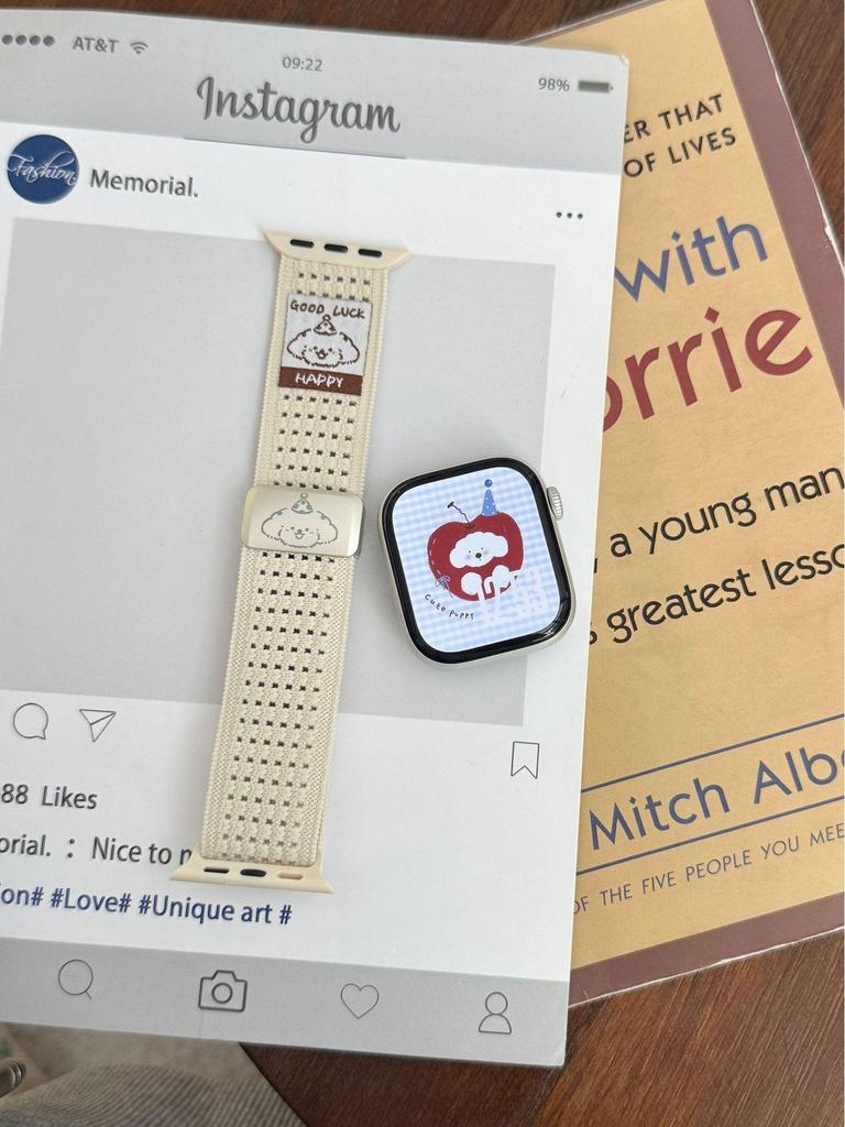 Apple Watch Serie 10 & Ultra Armband: Atmungsaktiv, Magnetverschluss, Welpendesign