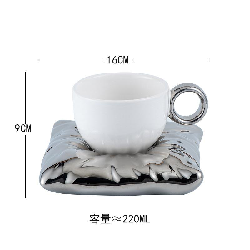 

Creative Ceramic Coffee Cup Saucer Pillow Bag Breakfast Fruit Dessert Plate Oatmeal Milk Mug European Afternoon Tea Tea Cup Gift 200ML
