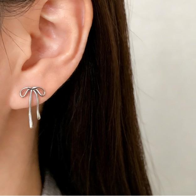Minimalist Design Bow Streamer Stud Earrings Femininity Fashion Versatile Niche Design Sense Daily Commuter Earrings