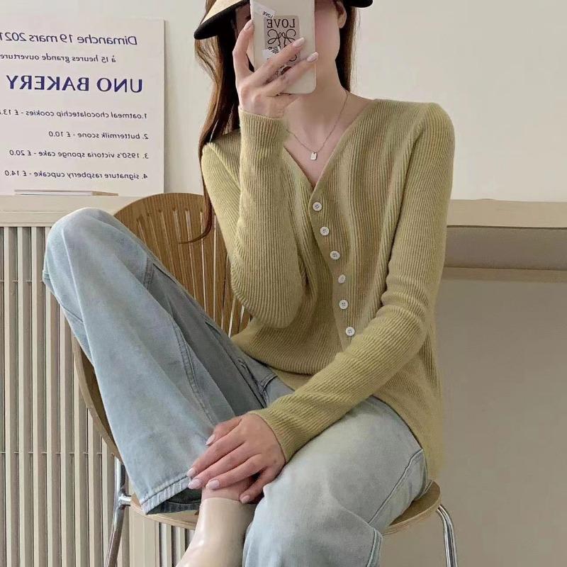 Early Autumn New Irregular Single-breasted Thin Design Loose V-neck Long-sleeved Knitted Sweater with Sweater Women