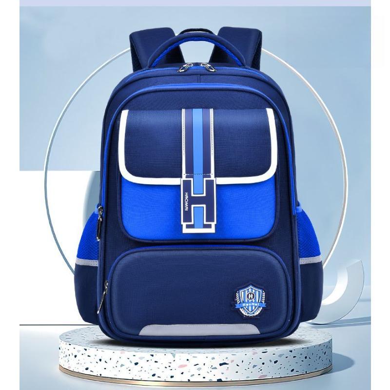 The British-style Backpack for Primary School Students, Featuring A Large Capacity for Both Boys and Girls To Reduce The Burden
