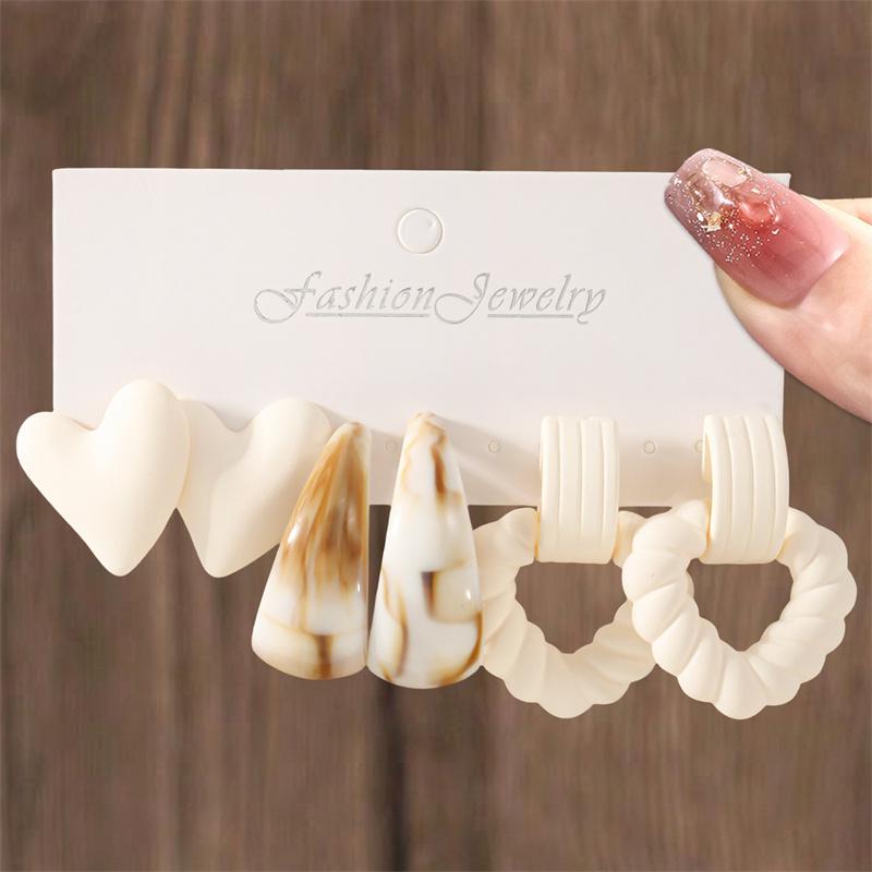 

Candy-Colored Heart Earrings Set, Bold C-Shaped Hoop Earrings For Women белый
