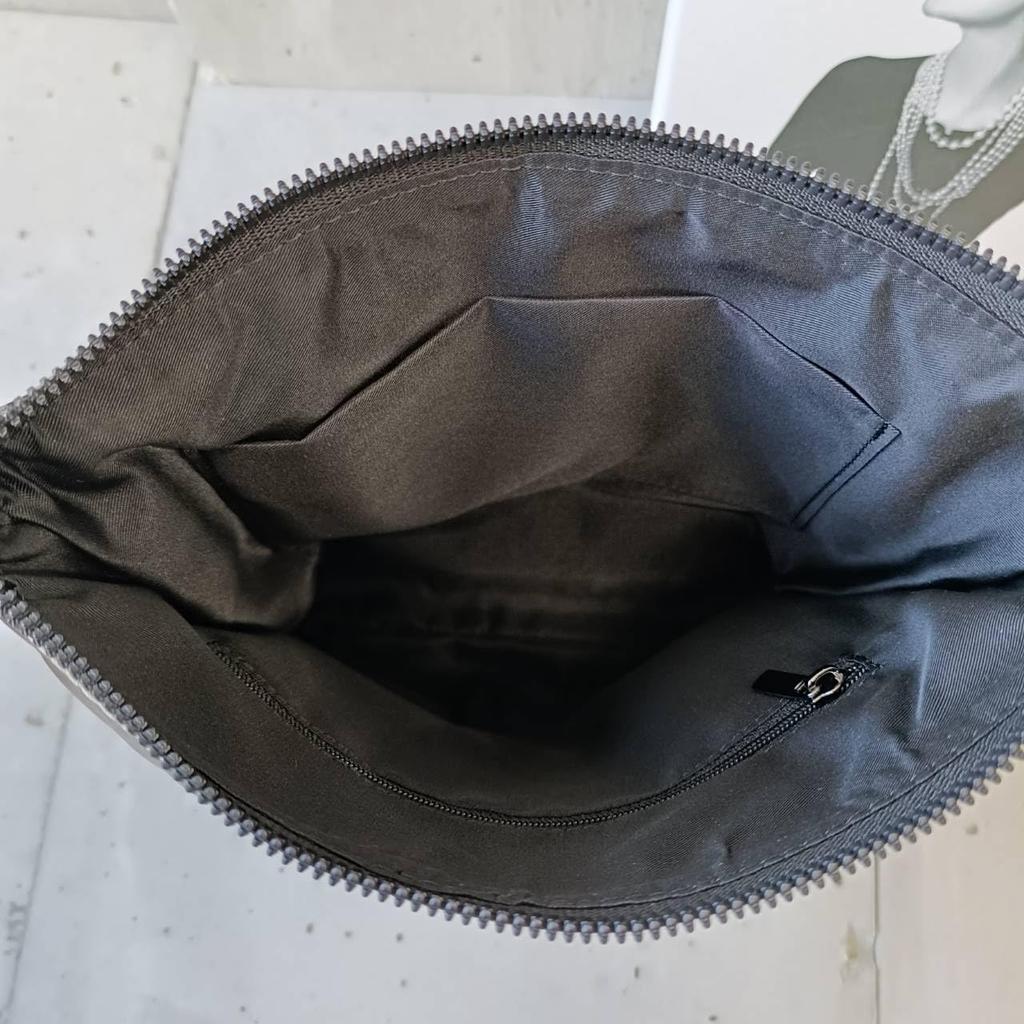 [mauve] Lightweight and Fluffy Nylon Shoulder Bag, Weighing 24 Grams, 2-Way, CrossbodyStrap, Perfect for Rainy Days, Unisex, Men's and Women's (Black)