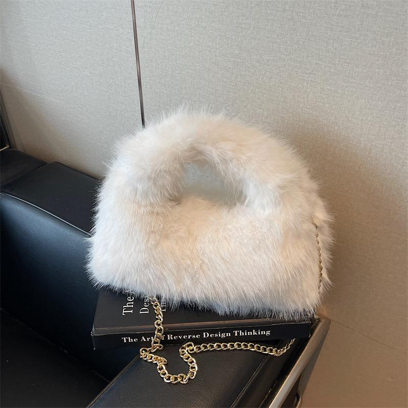 Plush Bag Women's Large Capacity 2025 New Autumn and Winter Casual Shoulder Handbag Fluffy Commuter Dumpling Bag