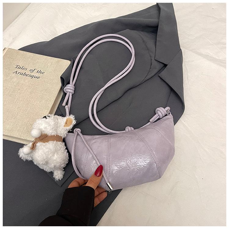 Niche croissant bag women's new popular fashion shoulder underarm bag versatile commuter messenger bag