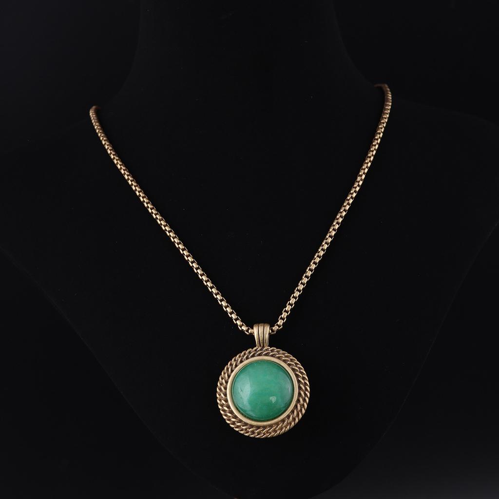Medieval Vintage High Sense Niche Designer Green Agate Necklace Women