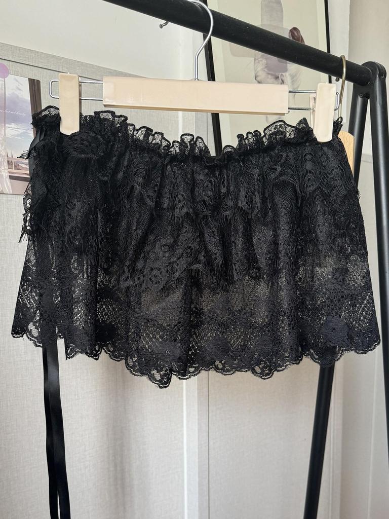 French Sweet Lace Panty Skirt: Women's Layered Slimming Skirt with White Lace Hem, Fake Two-Piece Design
