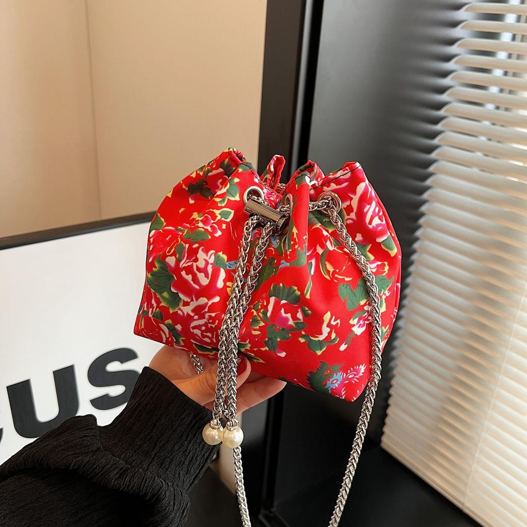 Single Shoulder Bag for Women Large Flower Fashion Large Capacity Chain Crossbody Bag Handheld Bucket Bag