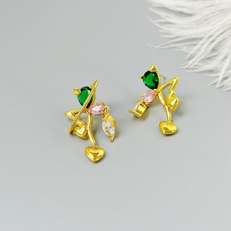Manufacturer S Supply, Fashionable, Small, Fresh And Versatile Earrings, Asymmetric Zircon Love Earrings, Temperament Earrings, Spot. золотой