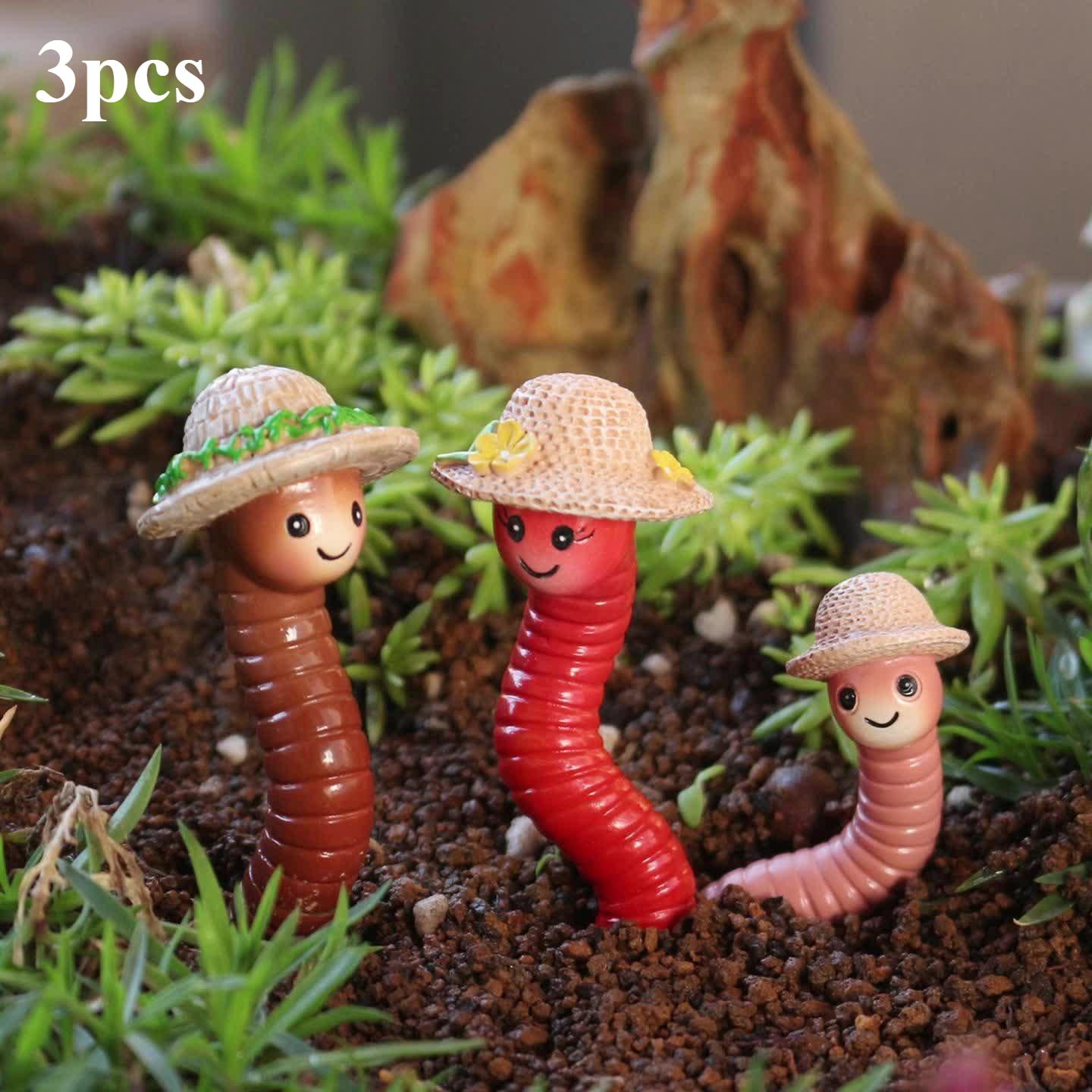 

3pcs Adorable Earthworm Family with Straw Hats Resin Miniature Landscape Statues Garden Decoration Flower Pots Outdoor Ornaments