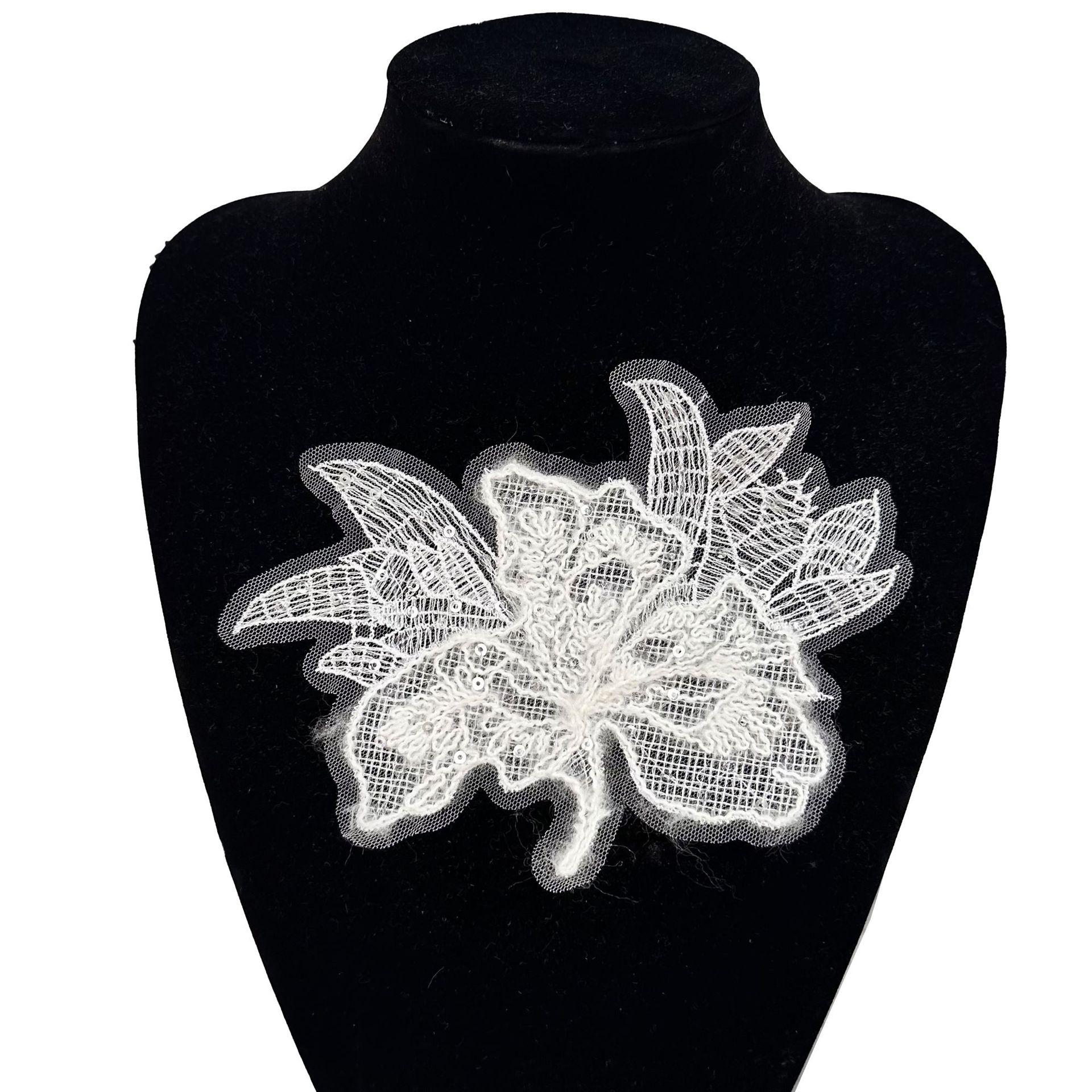 

White Mesh Hollowed-Out Sequin Embroidery Flower Cloth Sticker Sweater T-Shirt Clothing Decoration Accessories Lace Lace Accessories H5143