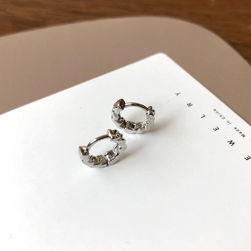 Orecchini a lobo cavi attorcigliati retrò Design semplice di nicchia Fibbia per orecchio versatile Gioielli per orecchie minimalisti eleganti per tutti i giorni