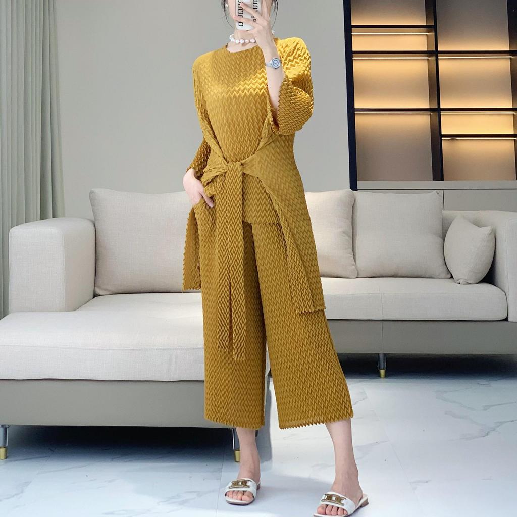 Pineapple Pleat Women's Wide-Leg Pants & Top Set: Chic & Stylish Two-Piece Outfit