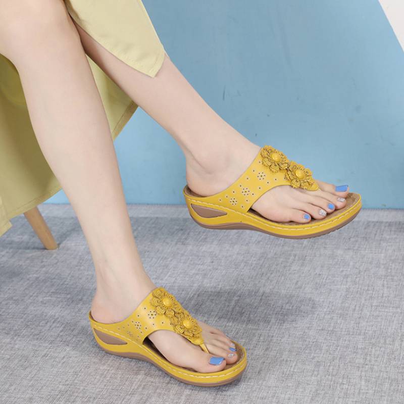 

New Non-Slip Film Summer European And American Women s Shoes Simple Stitching Wedge Ethnic Flower Large-Size Slippers For Women 36