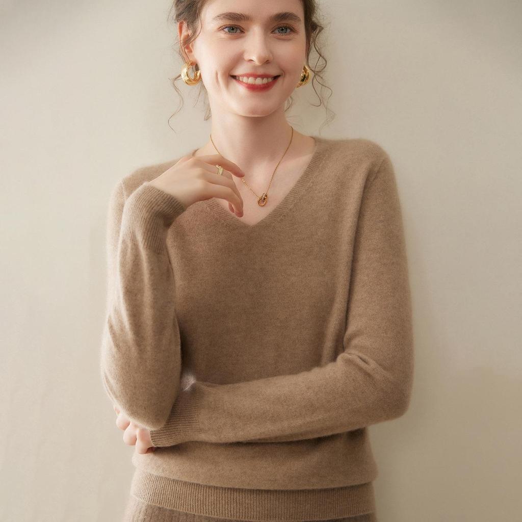 Women's Soft Lamb Cashmere Sweater: Versatile, Loose-Fit Base Layer for Autumn and Winter 