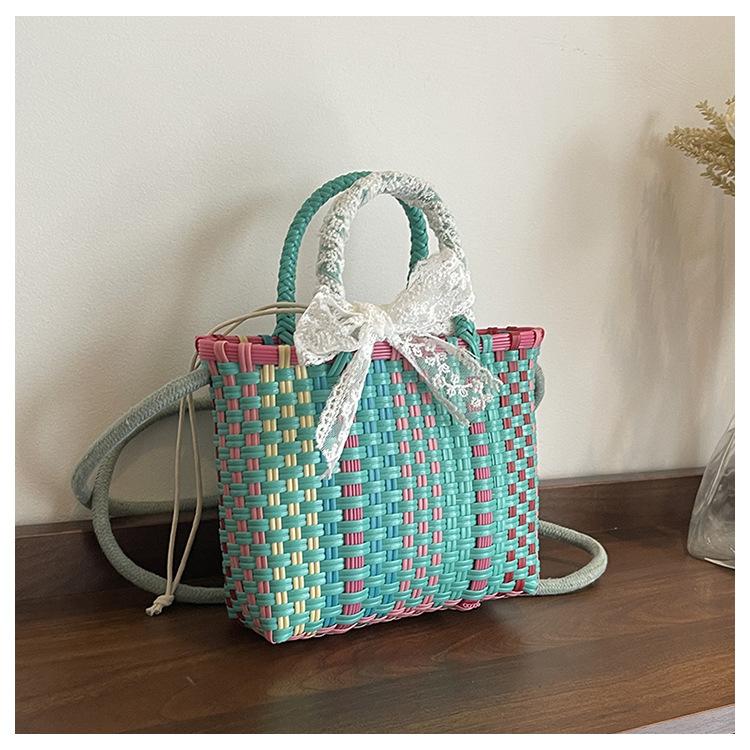 

Spring new niche one-shoulder messenger bag woven portable small square bag, now popular small bag women зелений