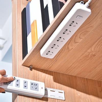 5 Stück Überspannungsschutz Steckdosenhalter Kabelhalter Selbstklebend Stanzfrei Management Wandmontage Mobile Fixierung