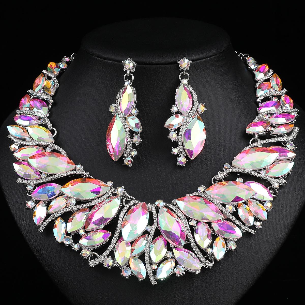 Изысканный европейско-американский набор ювелирных украшений из кристаллов и страз для свадеб и вечеров - эффектные серьги и колье