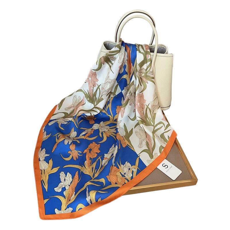 

Aisiyalan Modern Fashion Small Square Silk Scarf