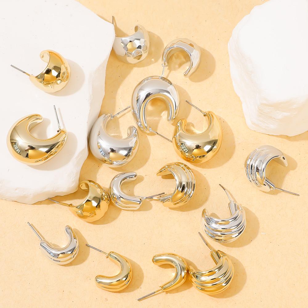 Retro Doudou C-shaped stud earrings French texture sense personalized fashion versatile light luxury sense wide face ear jewelry women