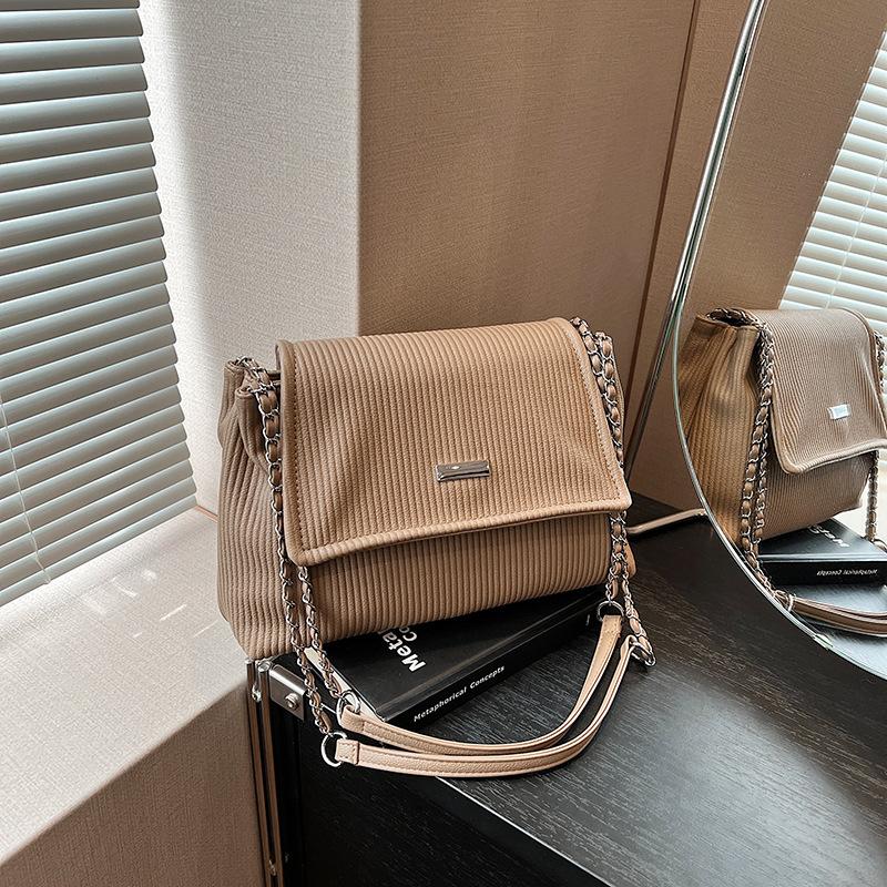 

Premium sense retro pleated tote bag women s 2024 new fashion versatile chain messenger bag fashion shoulder bag хакі