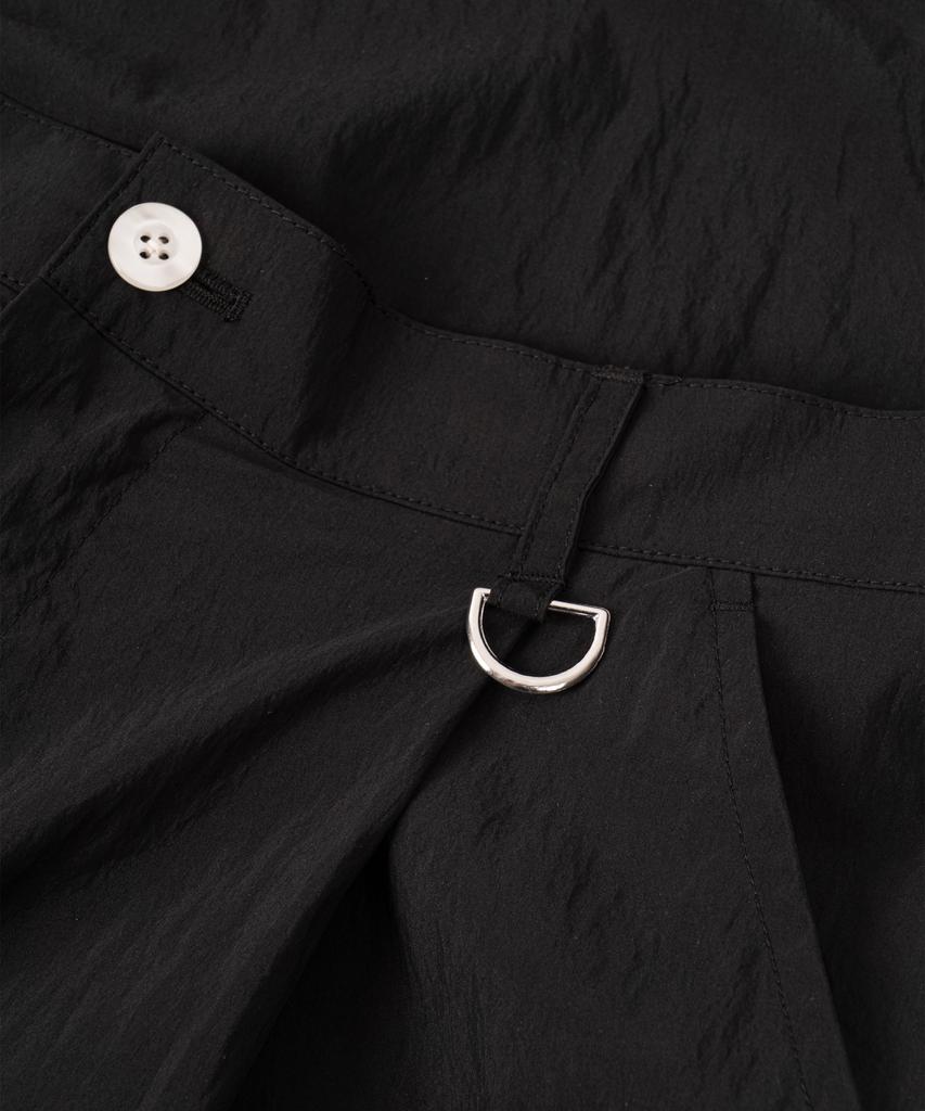 Piali Diagonal Pocket Nylon Wrinkle Bermuda Shorts (Black)
